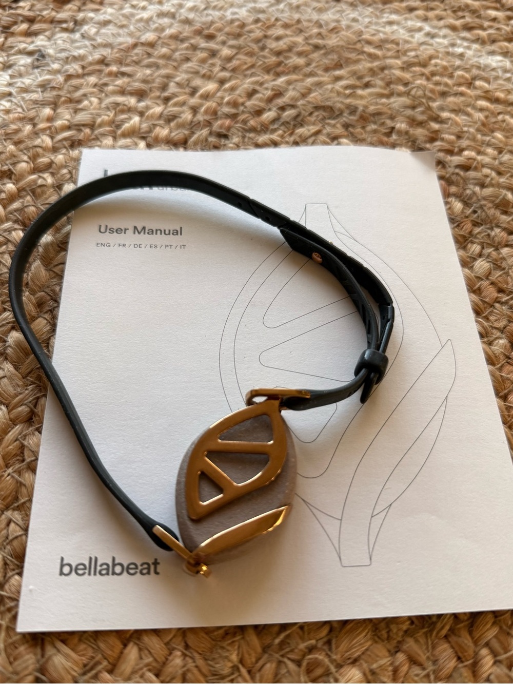 Bellabeat Wellness Bracelet in Black and Gold